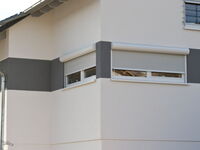 Beispiel eines Vorbaurollladen mit Kastenform rund in weiß